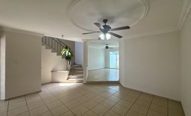 CASA EN VENTA EN BLVD PRINCIPAL EN PLAYAS DEL CONCHAL