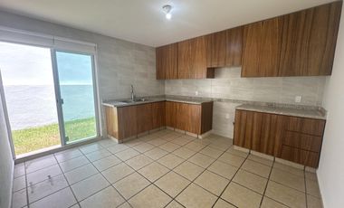CASA EN VENTA EN BLVD PRINCIPAL EN PLAYAS DEL CONCHAL