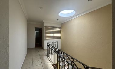CASA EN VENTA EN BLVD PRINCIPAL EN PLAYAS DEL CONCHAL