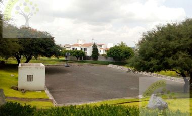 CASA SUSANA EN CONDOMINIO EN RENTA AMUEBLADA REAL DEL BOSQUE CORREGIDORA