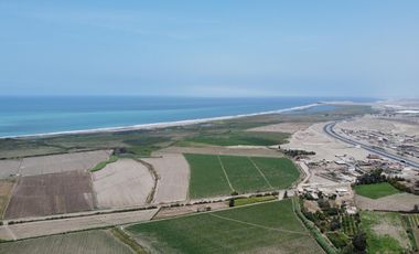 Venta De Terreno En Exclusivo Flamencos Condominio y Resort - 711 m²