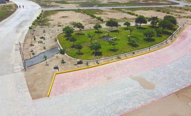 Venta De Terreno En Exclusivo Flamencos Condominio y Resort - 711 m²