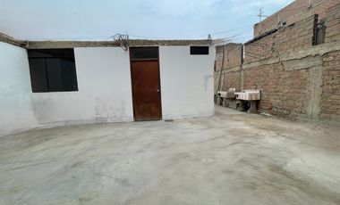 Terreno Con Casa Rústica En Venta En Ventanilla: Tu Proyecto, Tu Estilo