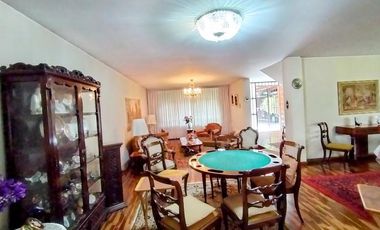 Casa a laVenta en Av. Higuereta Santiago de Surco