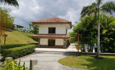 Sea Confiable alquila casa en PH La Reserva en Villa Zaita