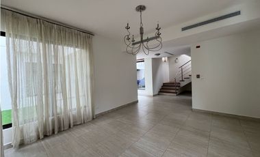 CASA FAMILIAR EN PH NATIVA - PANAMA PACIFICO 4 RECAMARAS