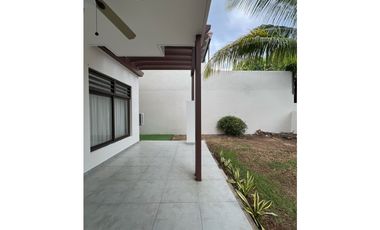 CASA FAMILIAR EN PH NATIVA - PANAMA PACIFICO 4 RECAMARAS