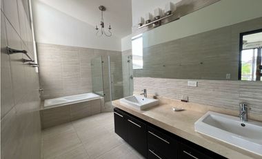 CASA FAMILIAR EN PH NATIVA - PANAMA PACIFICO 4 RECAMARAS