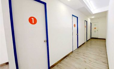 ALQUILER LOCAL EN PB A ORILLA DE CALLE EN OBARRIO CON VITRINA