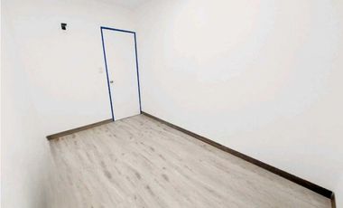 ALQUILER LOCAL EN PB A ORILLA DE CALLE EN OBARRIO CON VITRINA