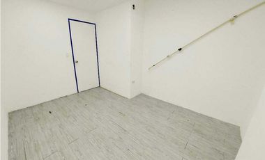 ALQUILER LOCAL EN PB A ORILLA DE CALLE EN OBARRIO CON VITRINA