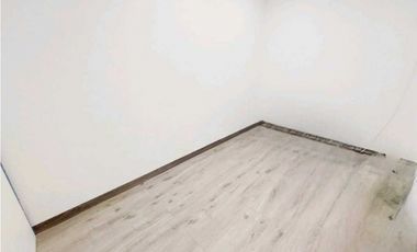 ALQUILER LOCAL EN PB A ORILLA DE CALLE EN OBARRIO CON VITRINA