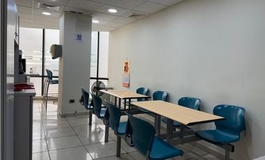 OFICINA / OBARRIO / TORRE GENERALLI / 360m2 / AMOBLADO / 9 PARKING