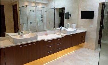 Venta y Alquiler de Casa en Altos del Golf