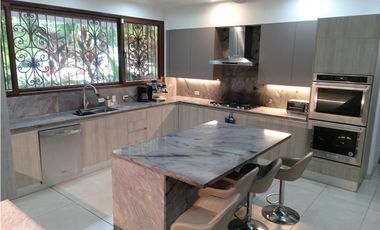 Venta y Alquiler de Casa en Altos del Golf