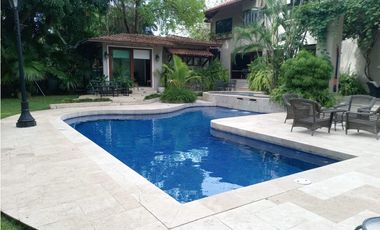 Venta y Alquiler de Casa en Altos del Golf