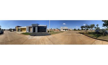 VENDO IMPRESIONANTE CASA A ESTRENAR C/ PISCINA EN POSADAS MNES