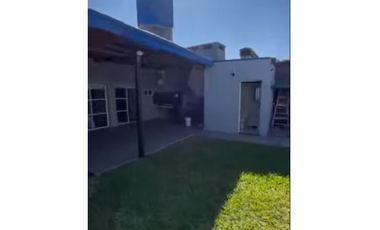 VENDO IMPRESIONANTE CASA A ESTRENAR C/ PISCINA EN POSADAS MNES