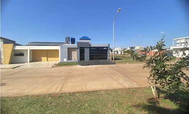 VENDO IMPRESIONANTE CASA A ESTRENAR C/ PISCINA EN POSADAS MNES