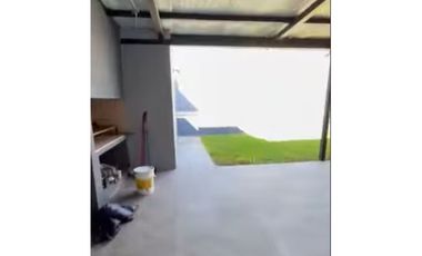 VENDO IMPRESIONANTE CASA A ESTRENAR C/ PISCINA EN POSADAS MNES