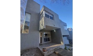 Se vende hermoso duplex 2 dormitorios amoblado