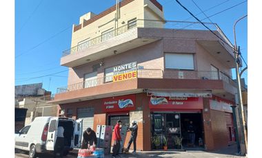 CASA CON LOCAL Y 2 DEPTOS.   AV. CRISTIANIA Y ASIA