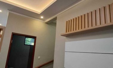 Rumah Mewah Modern Kontemporer 2 Lantai Belakang Ambarukmo Plaza Dekat UGM