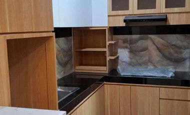 Rumah Mewah Modern Kontemporer 2 Lantai Belakang Ambarukmo Plaza Dekat UGM