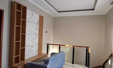 Rumah Mewah Modern Kontemporer 2 Lantai Belakang Ambarukmo Plaza Dekat UGM
