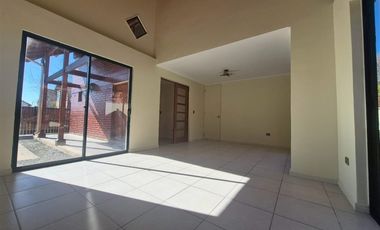 Casa en Arriendo en Centro nuevo Machali
