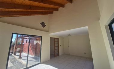 Casa en Arriendo en Centro nuevo Machali