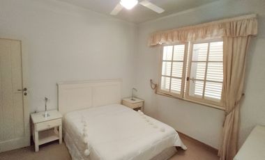 EXCELENTE CHALET, LOTE 20X25, BARRIO PARQUE BERNAL