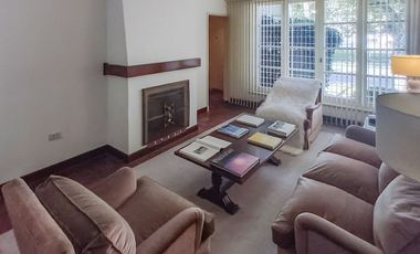 EXCELENTE CHALET, LOTE 20X25, BARRIO PARQUE BERNAL