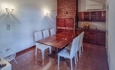 EXCELENTE CHALET, LOTE 20X25, BARRIO PARQUE BERNAL