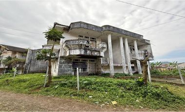Rumah Dikoplek Villa - hanya Hitung Tanah, Nyaman Stratgeis!