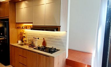 Rumah 2 lantai Minimalis Modern di Jakarta Timur