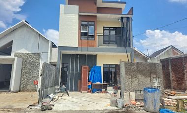 Dijual rumah mewah murah rumah 2 lantai di Sukodono sidoarjo