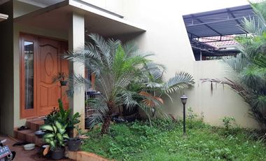 Rumah 2 lantai cantik di Cluster Kintamani PuriGading Jatiwa