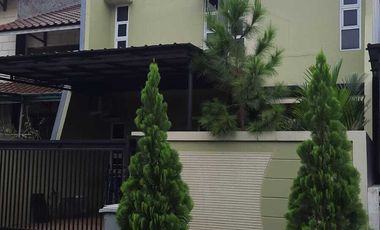 Rumah 2 lantai cantik di Cluster Kintamani PuriGading Jatiwa