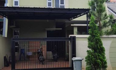 Rumah 2 lantai cantik di Cluster Kintamani PuriGading Jatiwa