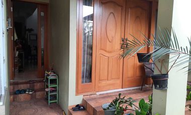 Rumah 2 lantai cantik di Cluster Kintamani PuriGading Jatiwa