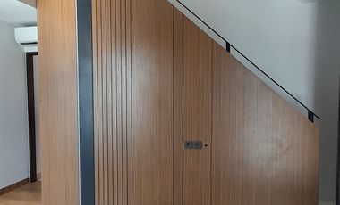 Rumah Modern Konsep Double Deck di Jakarta Selatan