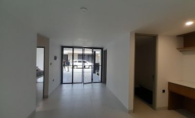 Rumah Modern Konsep Double Deck di Jakarta Selatan