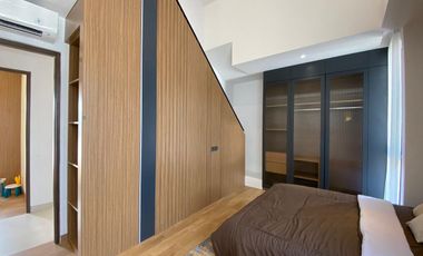 Rumah Modern Konsep Double Deck di Jakarta Selatan
