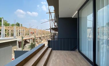 Rumah Modern Konsep Double Deck di Jakarta Selatan