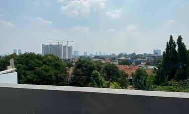 Rumah Modern Konsep Double Deck di Jakarta Selatan