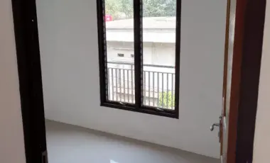 Rumah 2 lantai jual Bu type 90/70 limo