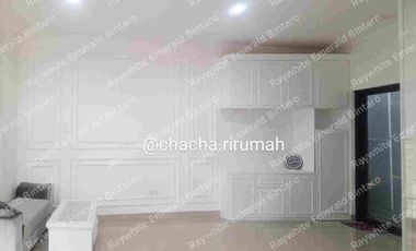 Rumah Baru Siap Huni Hoek Dalam Cluster Furnished MRT Lebak Bulus