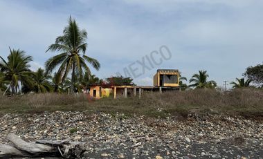 TERRENO PARA DESARROLLO A ORILLA DE PLAYA EN LA SALADITA, IXTAPA ZIHUATANEJO GUERRERO