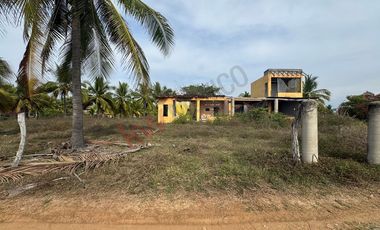 TERRENO PARA DESARROLLO A ORILLA DE PLAYA EN LA SALADITA, IXTAPA ZIHUATANEJO GUERRERO